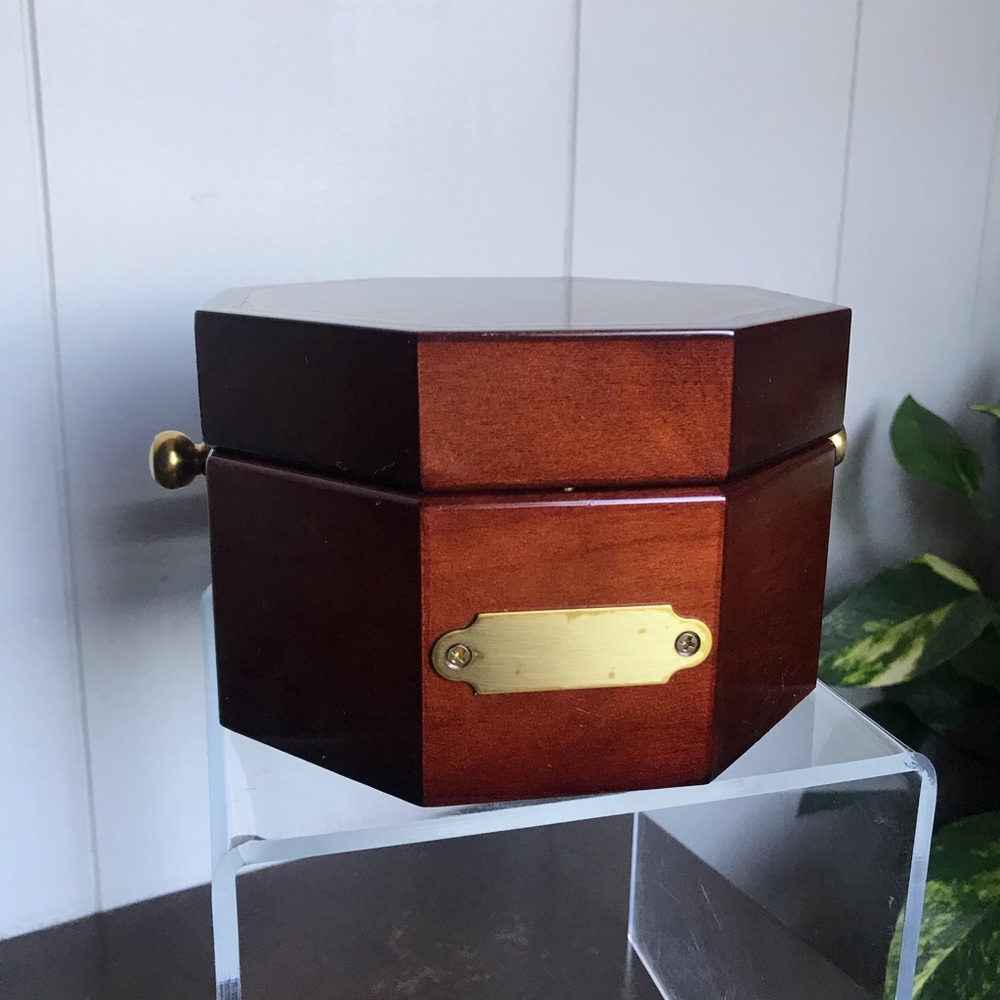 Cool Box Clock! - Picture 8 of 10